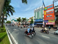 Nhà mặt tiền lớn ngay trung tâm thành phố đường 3/2 Nhà mặt tiền lớn ngay trung tâm thành phố đường 3/2
