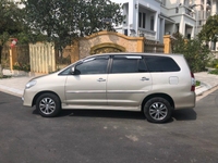 Bán gấp xe INNOVA E sx 2015, màu nâu vàng, gia đình sd từ đầu Bán gấp xe INNOVA E sx 2015, màu nâu vàng, gia đình sd từ đầu
