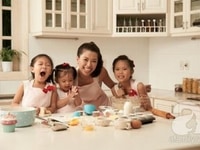 Cần 1 nữ giúp việc ăn ở lại trong nhà. Nhà ít người Cần 1 nữ giúp việc ăn ở lại trong nhà. Nhà ít người