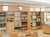 Cần gấp 02 nhân viên bán nước hoa cao cấp tại shop Cần gấp 02 nhân viên bán nước hoa cao cấp tại shop