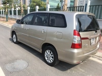 Cần bán innova E số sàn màu vàng cát Cần bán innova E số sàn màu vàng cát