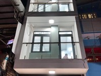 Cho thuê nguyên căn hoặc bán 3,3x10m 4 tầng 4pn3wc Cho thuê nguyên căn hoặc bán 3,3x10m 4 tầng 4pn3wc