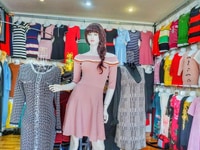 Tuyển gấp 3 bạn thu ngân tại cửa hàng bán quần áo Tuyển gấp 3 bạn thu ngân tại cửa hàng bán quần áo