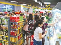 Cần gấp 7 người bán hàng tết . Cần gấp 7 người bán hàng tết .
