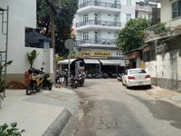 Nhà 2Mt phố ngay coopmark Lê văn việt Nhà 2Mt phố ngay coopmark Lê văn việt
