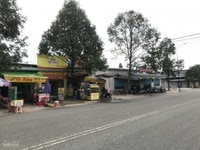 Nhà tôi cần vốn kinh doanh shop nên cần bán lô đất gần chợ chính BD Nhà tôi cần vốn kinh doanh shop nên cần bán lô đất gần chợ chính BD