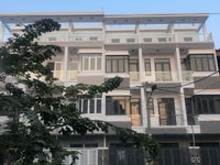 Chính chủ, nhà phố cao cấp 04 tầng, 05 phòng ngủ, 04 toilets, 2,19 tỷ. Chính chủ, nhà phố cao cấp 04 tầng, 05 phòng ngủ, 04 toilets, 2,19 tỷ.