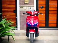 Bán xe Air Blade màu đỏ đã đi 8000km Bán xe Air Blade màu đỏ đã đi 8000km