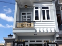 Bán nhà 2 lầu 100m2 ngay Định Hòa, Bến Cát, có 3 phòng ngủ Bán nhà 2 lầu 100m2 ngay Định Hòa, Bến Cát, có 3 phòng ngủ