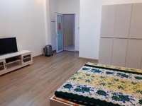 Xe hơi tới nhà Thành Thái quận 10, ngang hơn 5m. Dài 20m Xe hơi tới nhà Thành Thái quận 10, ngang hơn 5m. Dài 20m