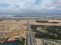 Cần bán Shophouse Luxcity QN mặt tiền đường 54m, sổ hồng lâu dài Cần bán Shophouse Luxcity QN mặt tiền đường 54m, sổ hồng lâu dài