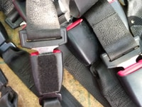 Cần bán dây an toàn xe mercedes 16 chỗ Cần bán dây an toàn xe mercedes 16 chỗ