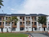Bán căn góc nhà phố Swan Bay 2 mặt tiền đường lớn, ngay bến du thuyền Bán căn góc nhà phố Swan Bay 2 mặt tiền đường lớn, ngay bến du thuyền