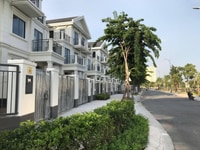 Khu Biệt thự nghỉ dưỡng giữa lòng thành phố, 3 lầu chỉ 2,7 tỷ Khu Biệt thự nghỉ dưỡng giữa lòng thành phố, 3 lầu chỉ 2,7 tỷ