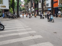Cho thuê nhà MP Lò Đúc nhà mới, ngay ngã 3 mặt tiền 8m Cho thuê nhà MP Lò Đúc nhà mới, ngay ngã 3 mặt tiền 8m