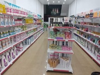 Shop mỹ phẩm cần tìm 4 bạn phụ bán hàng tại cửa hàng Shop mỹ phẩm cần tìm 4 bạn phụ bán hàng tại cửa hàng