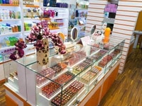 Shop mỹ phẩm cần gấp nhân viênbán hàng Shop mỹ phẩm cần gấp nhân viênbán hàng