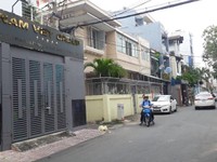 Bán nhà 2 mặt tiền hẻm đường D2, P25, DT 10 x 11m, CN 102m2 tách được Bán nhà 2 mặt tiền hẻm đường D2, P25, DT 10 x 11m, CN 102m2 tách được