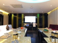 Hệ thống nhà hàng karaoke Sài Gòn 3 cần tuyển 20 nữ nhân viên phục vụ Hệ thống nhà hàng karaoke Sài Gòn 3 cần tuyển 20 nữ nhân viên phục vụ
