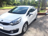 Cần bán xe Kia RIO 2017, số sàn, màu trắng, gia đình sử dụng Cần bán xe Kia RIO 2017, số sàn, màu trắng, gia đình sử dụng