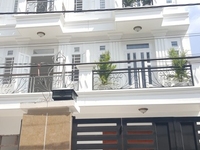 Bán nhà Quận 12 liền kề Gò Vấp. DT:70m2 đường 10m, sổ hồng riêng Bán nhà Quận 12 liền kề Gò Vấp. DT:70m2 đường 10m, sổ hồng riêng