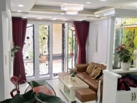 Gia đình đang cần 2 người giúp việc làm ở gần nhau Gia đình đang cần 2 người giúp việc làm ở gần nhau