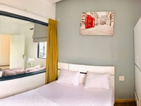 Căn hộ như hình có 3 cửa sổ lớn full nội thất Căn hộ như hình có 3 cửa sổ lớn full nội thất