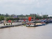 Cấn bán gâp 10 căn nha đối diện cv MT Trần Hưng Đạo Cấn bán gâp 10 căn nha đối diện cv MT Trần Hưng Đạo