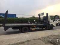 Hino 5 tấn chở máy công trình 2016 Hino 5 tấn chở máy công trình 2016