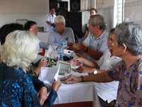 Nhà cần tìm 1 người trông trẻ 1 người giúp việc nhà 1 người chăm bà Nhà cần tìm 1 người trông trẻ 1 người giúp việc nhà 1 người chăm bà