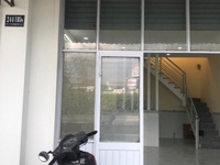 Bán nhà mặt tiền quốc lộ, ngang 5m2 dài gần 8m, nhà 1 trệt, 1 lầu Bán nhà mặt tiền quốc lộ, ngang 5m2 dài gần 8m, nhà 1 trệt, 1 lầu