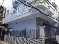 Nhà 1 trệt 1 lầu đúc đang trống chuyển vào ở ngay Nhà 1 trệt 1 lầu đúc đang trống chuyển vào ở ngay