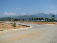 Cần tiền bán gấp lô đất ngay trung tâm thương mại Vincom Cần tiền bán gấp lô đất ngay trung tâm thương mại Vincom