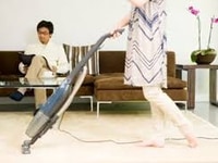Nhà tôi cần tuyển 2 người phụ việc nhà chăm em bé Nhà tôi cần tuyển 2 người phụ việc nhà chăm em bé
