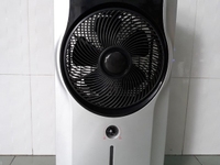 Quạt phun sương hiệu BOSS còn đẹp Quạt phun sương hiệu BOSS còn đẹp