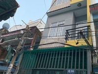 Nhà 3 tấm đúc thật ngay ngã 4 bốn xã bình tân Nhà 3 tấm đúc thật ngay ngã 4 bốn xã bình tân