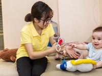 Cần người chăm bé, giúp việc nhà làm ở lại Cần người chăm bé, giúp việc nhà làm ở lại