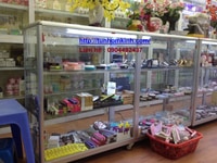 Chuyên thanh lý tủ nhôm kính còn mới, hình thức đẹp, giá rất rẻ Chuyên thanh lý tủ nhôm kính còn mới, hình thức đẹp, giá rất rẻ