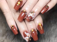 Cần gấp thợ phụ làm tiệm nail mi và tóc Cần gấp thợ phụ làm tiệm nail mi và tóc