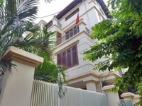 Bán Biệt thự Nhật Tân – Tây Hồ, 175m2, 4T, Sân vườn, Ôtô, 12 tỷ Bán Biệt thự Nhật Tân – Tây Hồ, 175m2, 4T, Sân vườn, Ôtô, 12 tỷ