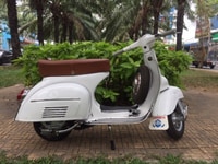 Bán1 Vespa Super VBC 150 cc màu trắng. Bán1 Vespa Super VBC 150 cc màu trắng.