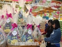 Cần tuyển gấp nhân viên phụ bán hàng cho cửa hàng mini Cần tuyển gấp nhân viên phụ bán hàng cho cửa hàng mini