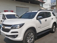 Cho thuê xe 7 chỗ Chevrolet trailblazer màu trắng. Cho thuê xe 7 chỗ Chevrolet trailblazer màu trắng.