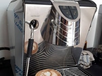 Máy pha cà phê Nuova Simonelli cũ Oscar II thanh lý. Máy pha cà phê Nuova Simonelli cũ Oscar II thanh lý.