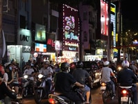 Bán nhà MP Nguyễn Đình Hoàn: DT 40M2, MT6M, 4,5Tầng,KD TỐT ,Gía 8 Tỷ Bán nhà MP Nguyễn Đình Hoàn: DT 40M2, MT6M, 4,5Tầng,KD TỐT ,Gía 8 Tỷ