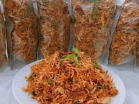Khô gà lá chanh, khô gà bơ tỏi, 130k/500, ăn là ghiền Khô gà lá chanh, khô gà bơ tỏi, 130k/500, ăn là ghiền
