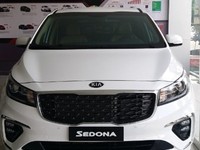 Bán xe Sedona mới 100%, máy dầu 2.2 màu trắng giao ngay Bán xe Sedona mới 100%, máy dầu 2.2 màu trắng giao ngay