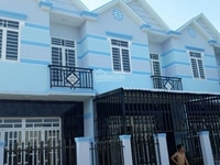 Bán nhà phố 1 trệt, 1 lầu ngay chợ Hưng Long giá 520 triệu/căn Bán nhà phố 1 trệt, 1 lầu ngay chợ Hưng Long giá 520 triệu/căn
