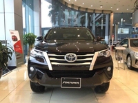 Bán xe Toyota Fortuner xăng 2.7V giảm khủng giao xe ngay Bán xe Toyota Fortuner xăng 2.7V giảm khủng giao xe ngay