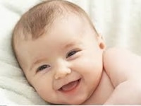 người chăm em chủ yếu là cho bé ăn , tắm rửa cho bé người chăm em chủ yếu là cho bé ăn , tắm rửa cho bé